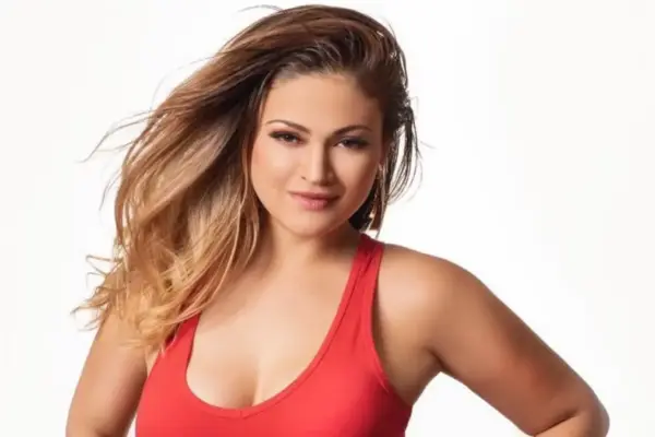 The Mexican-American Singer Behind ‘The Princess Diaries’ Iconic Anthem – HipLatina